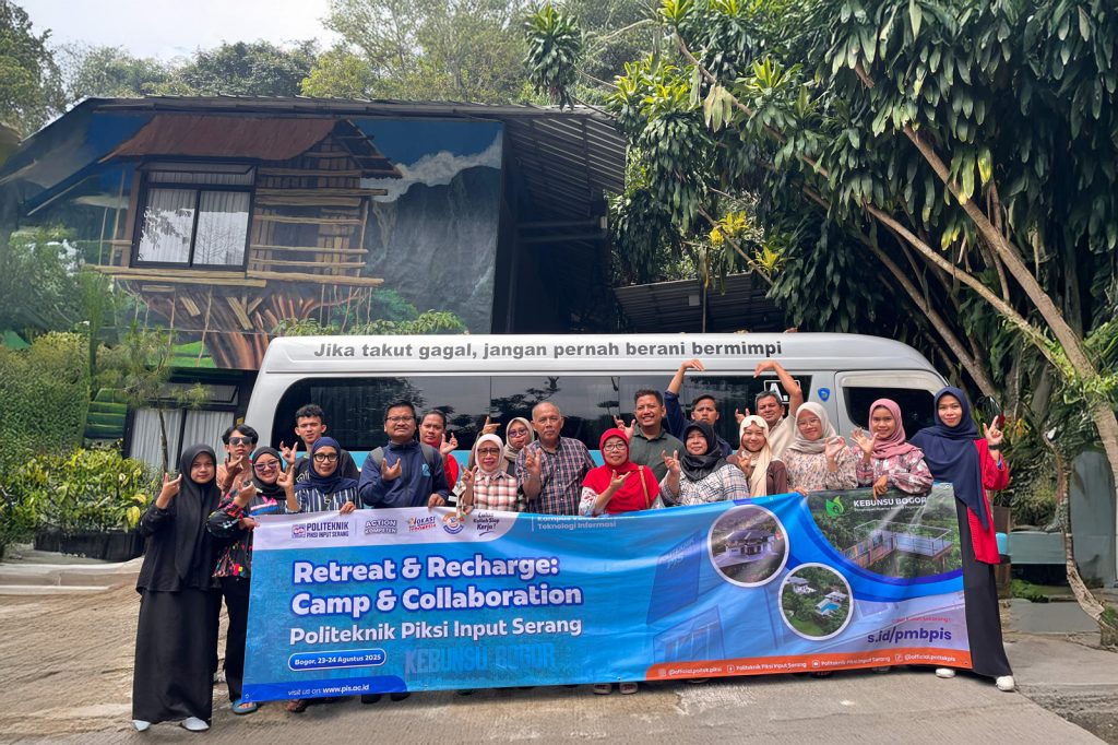 Photo Bersama sebelum pulang menuju kampus Politeknik Piksi Input Serang