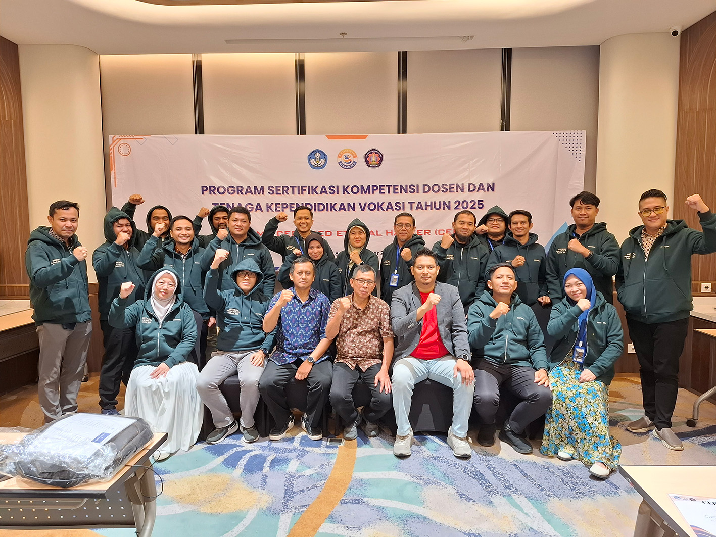 Dosen Politeknik Piksi Input Serang Lulus Sertifikasi CEH V13 | PIS