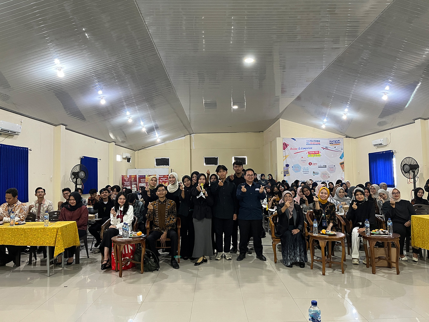 Politeknik Piksi Input Serang menggelar Sekolah Pasar Modal bersama BEI, OJK Banten, dan NH Korindo Sekuritas untuk meningkatkan literasi investasi mahasiswa.